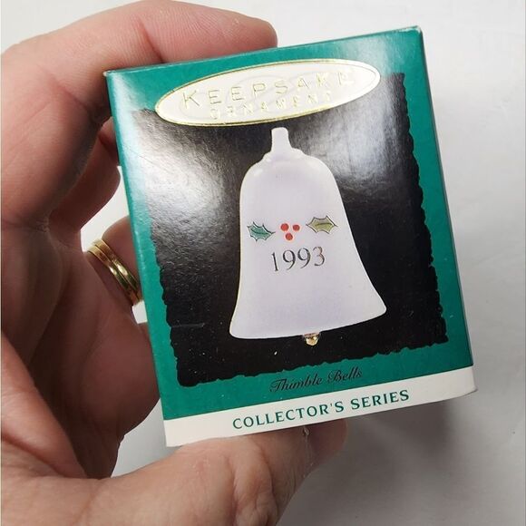 Hallmark Miniature Keepsake Ornament Thimble Bells 1993 - Picture 1 of 6